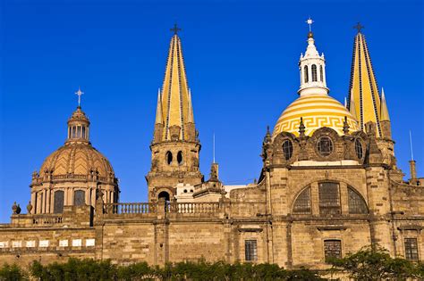 Catedral de Guadalajara! Một kiệt tác kiến trúc Gothic mang vẻ đẹp cổ kính và lộng lẫy