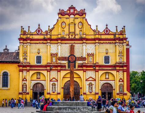 Catedral de San Cristóbal: Một Kiệt Tác Kiến Trúc Phục Hưng Thật Dazzling!