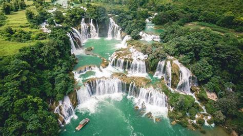 Dambri Waterfall: Thác nước hùng vĩ và khu vui chơi giải trí sôi động!