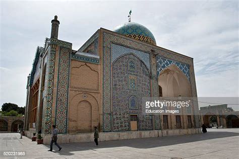  Shahzadeh Hussein Shrine! A Stunning Example of Isfahani Architecture and a Tranquil Oasis