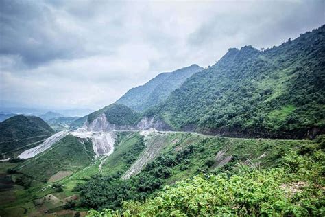  Thung Khe: Hang động kỳ vĩ và hồ nước trong veo!